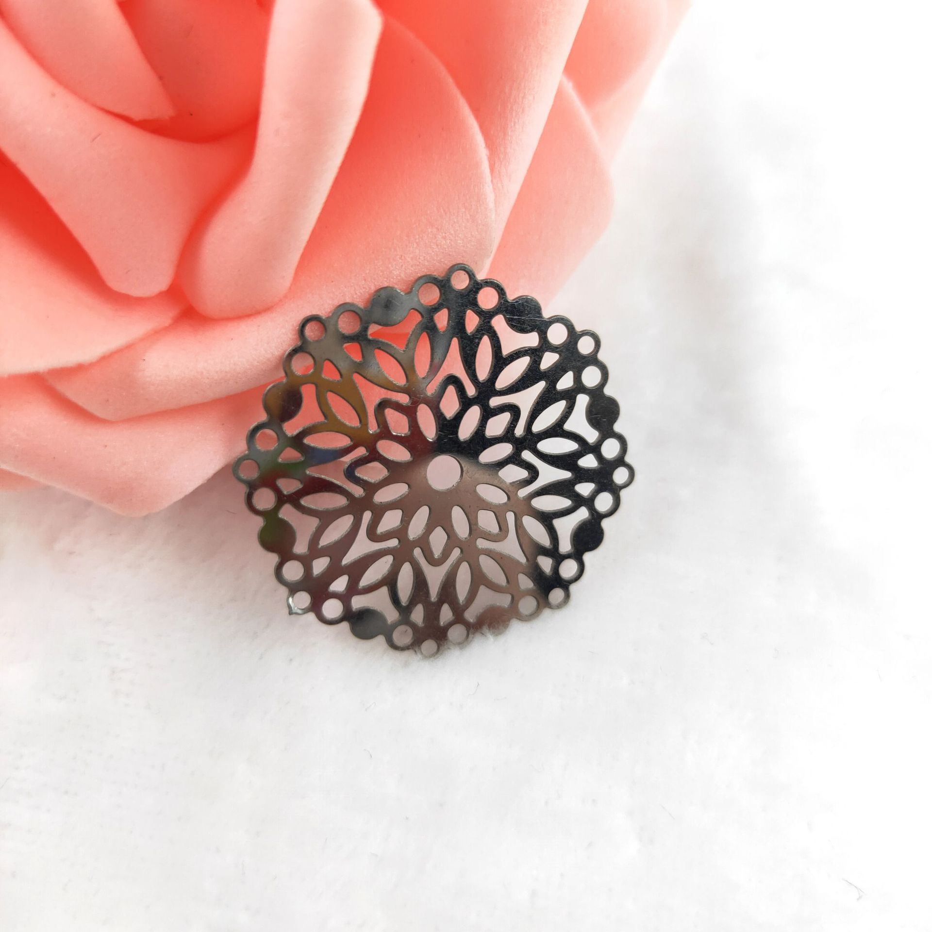 不锈钢饰品镂空腐蚀片 定做平板镜面镂空吊饰 不锈钢logo薄片吊牌