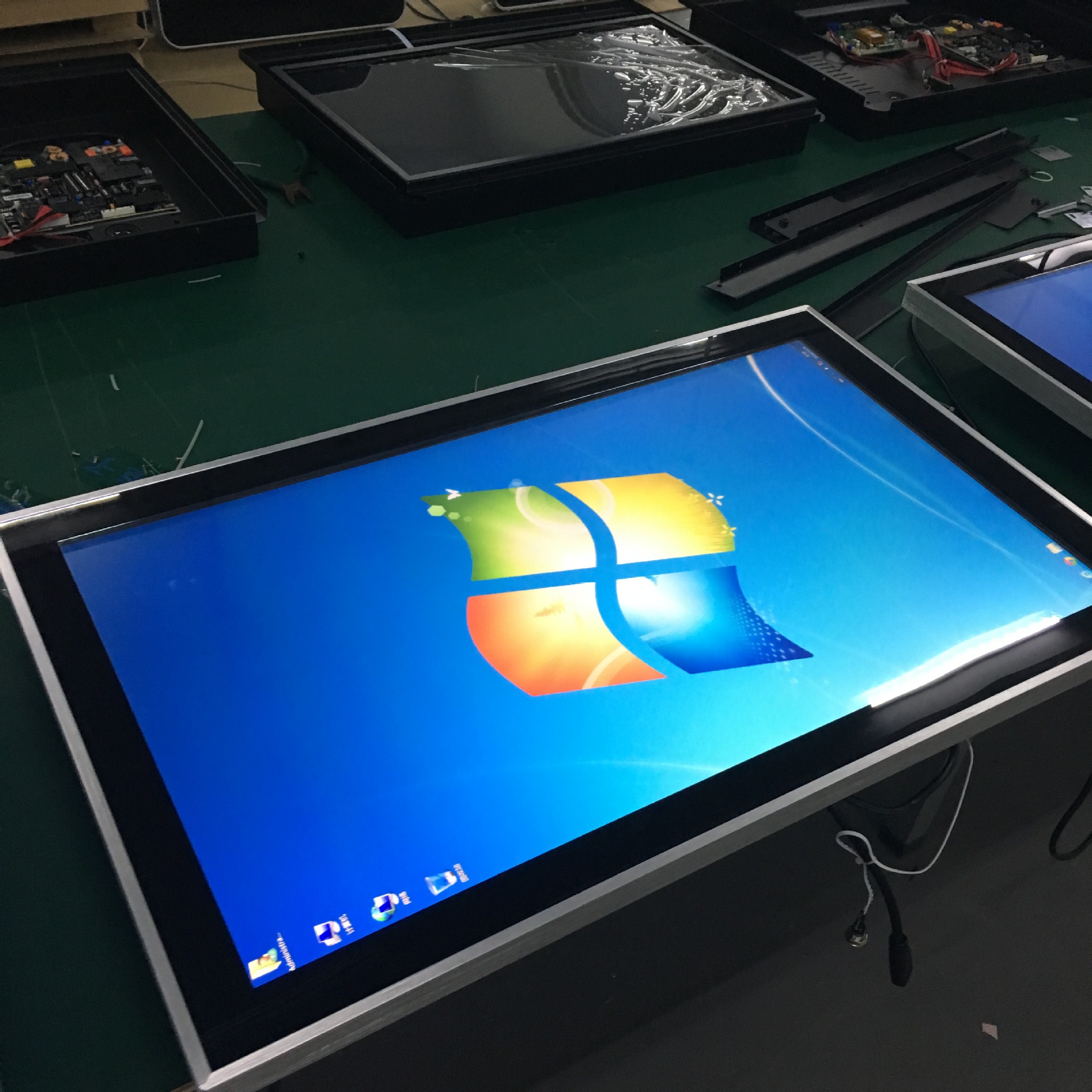 32寸直角液晶电容触摸屏一体机 嵌入开放式 安卓电脑教学触摸一体