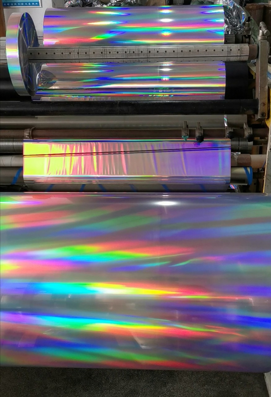 厂家批发膜素面镭射膜 镭射膜光柱镭射膜 透明盖光膜定制