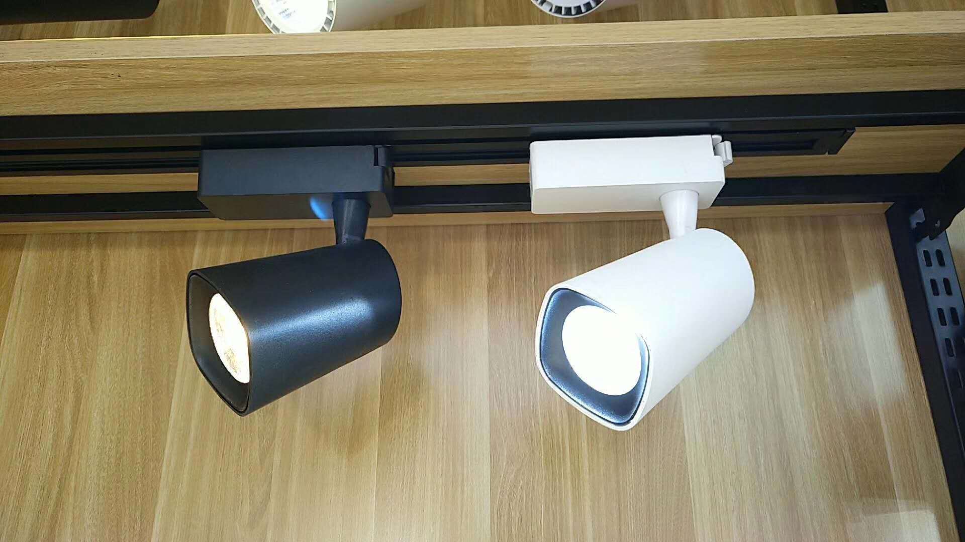 30瓦led轨道灯 店铺射灯 cob服装店 商场专柜天花灯 导轨灯理发店