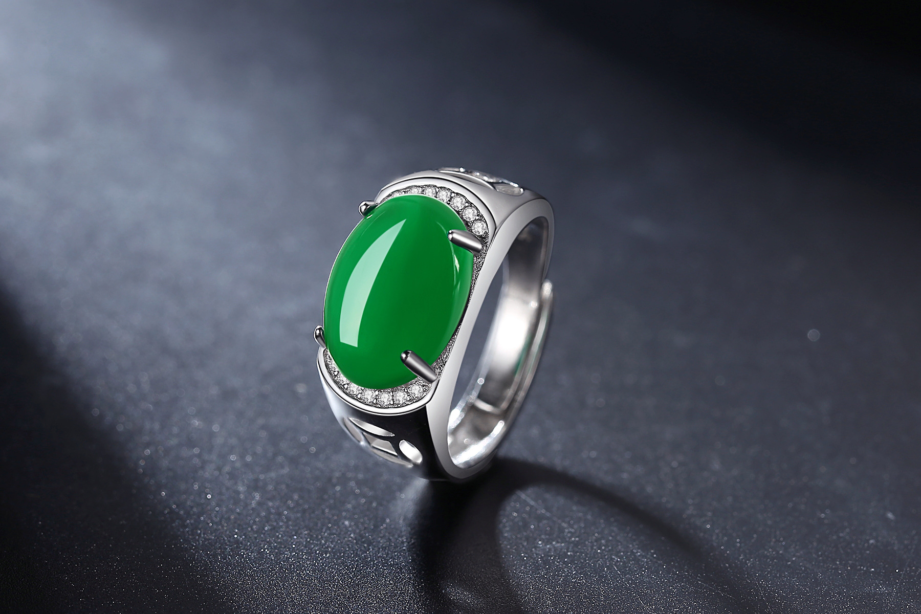 复古民族风绿玛瑙戒指男绿玉髓宝石男士戒指镂空指环时尚饰品批发