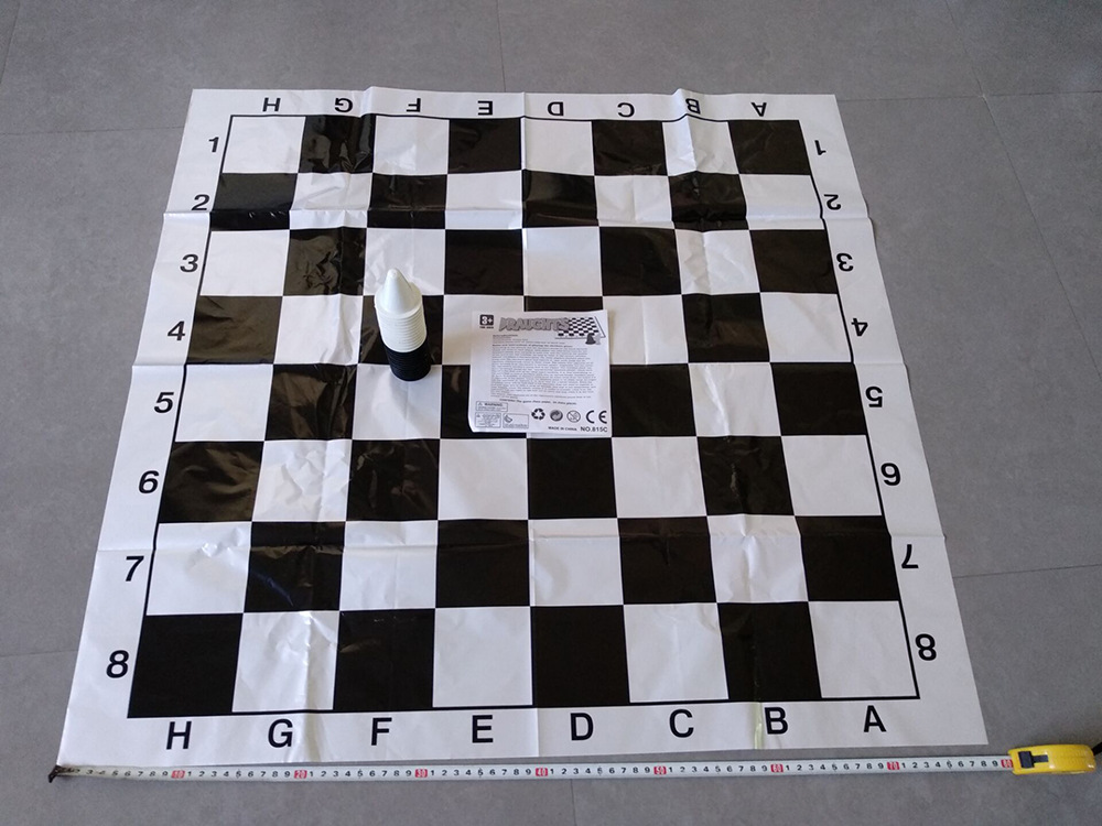 室内互动玩具80cm超大国际黑白跳棋 80cm纸棋盘国际跳棋24个棋子