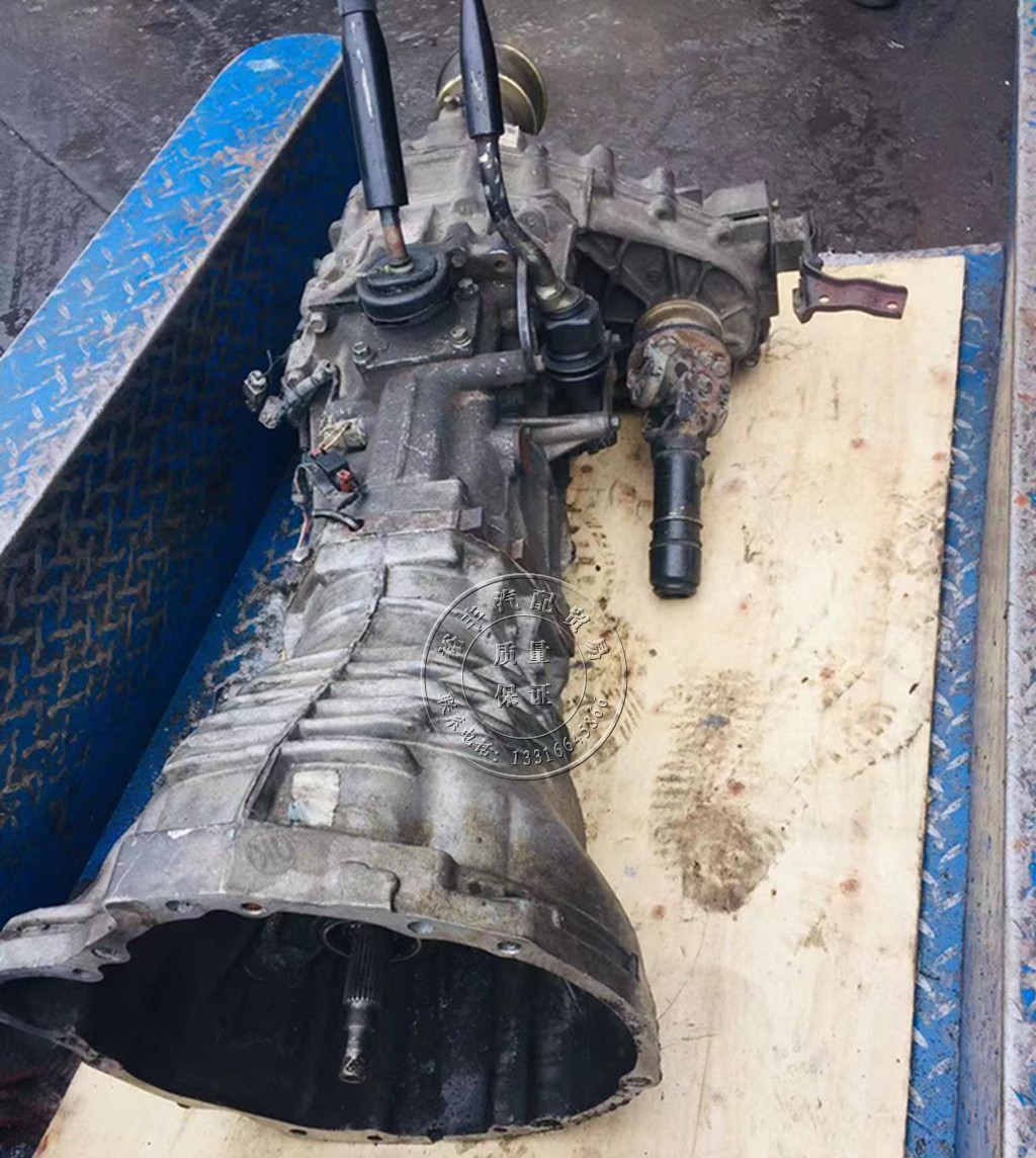 适用尼桑帕拉丁 帕拉骐ka24皮卡d22手动变速箱四驱变速箱总成前桥