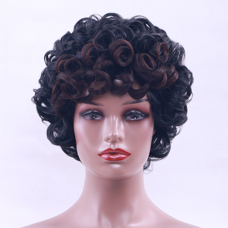 假发女生短发卷图片