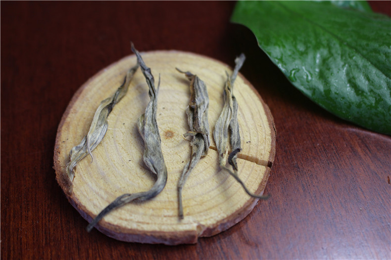 云南普洱茶生茶缅甸苦茶2018年大叶种茶古树茶散茶批发500g