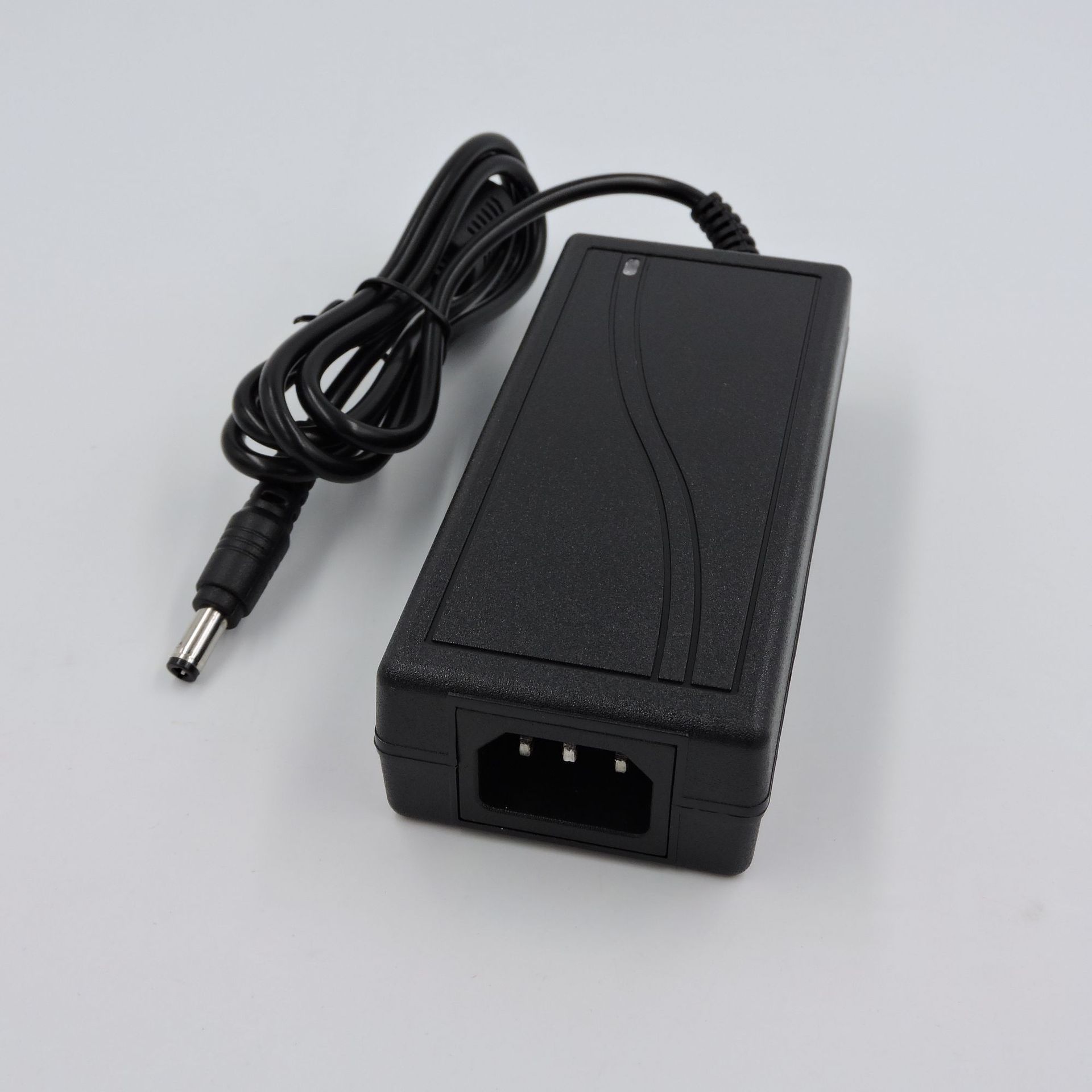 高品质15v4a电源适配器 15v60w拉杆音响音箱硬盘录像球机充电器