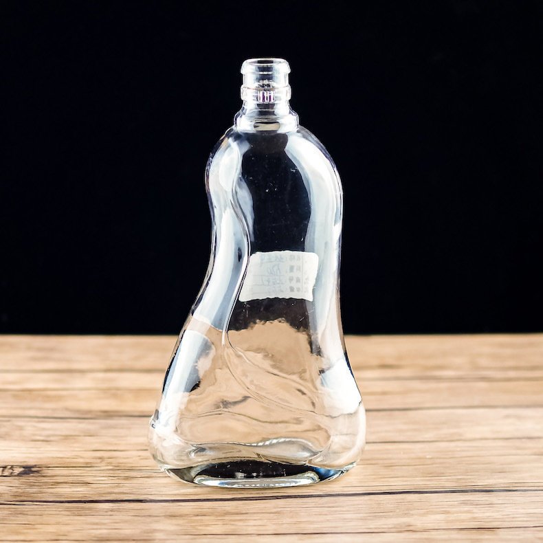 批发供应500ml白酒瓶 定制异形透明玻璃瓶一斤装保健酒白酒包装瓶
