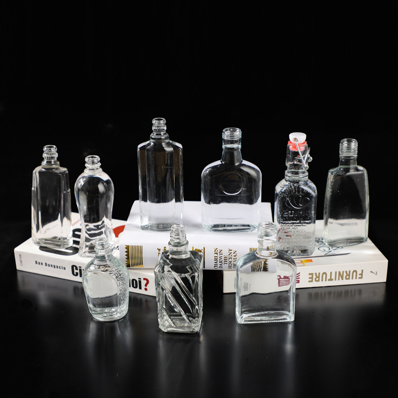 9万个加厚透明创意小酒瓶玻璃100ml,125ml空酒瓶白酒瓶子厂家批发现货