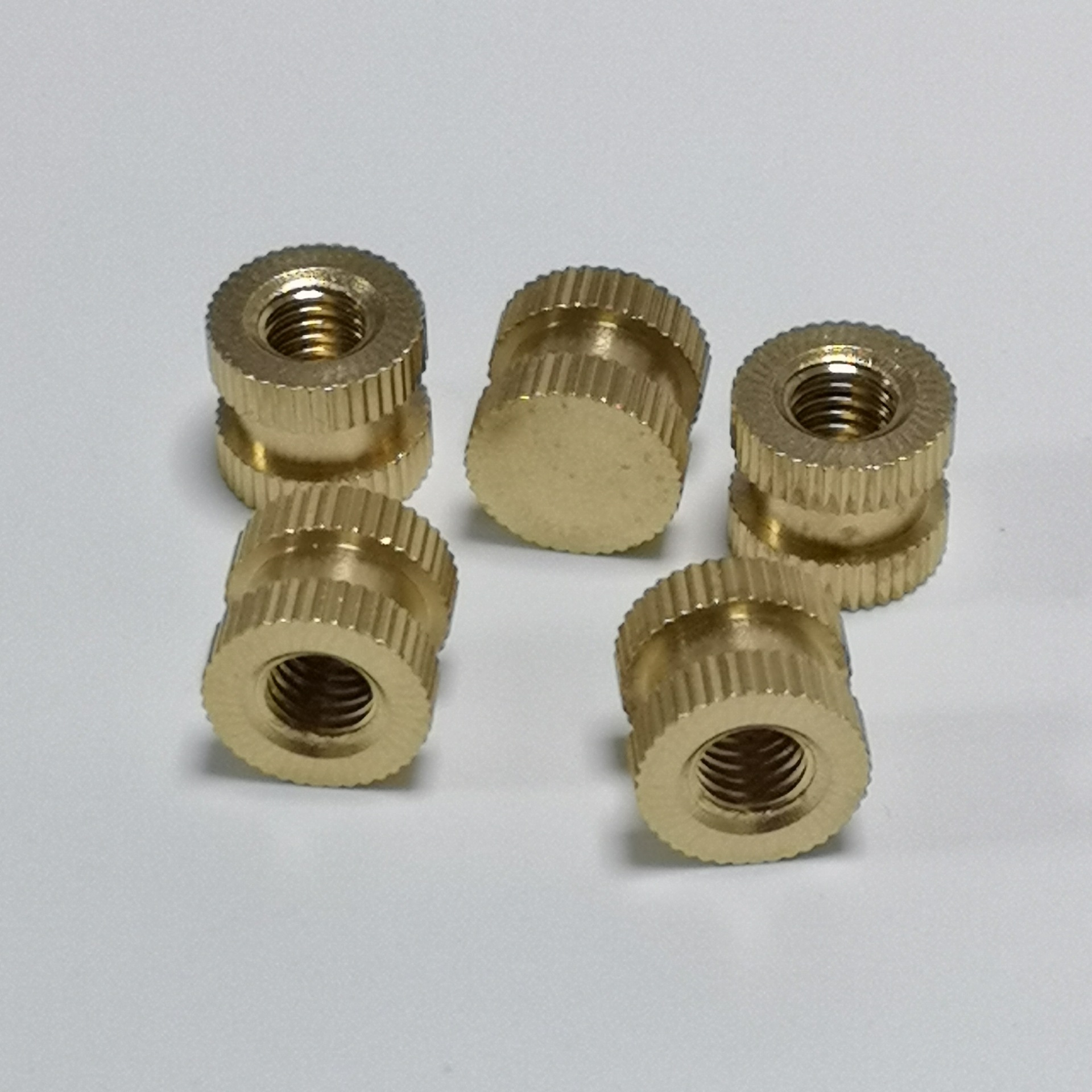 m8注塑铜螺母m8盲孔滚花铜预埋件螺母m8铜镶嵌件滚花m8螺母定制