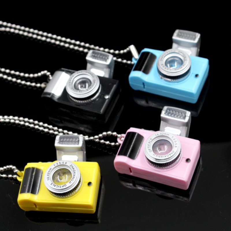 Daisy Small Camera LED Light Sounding Luminous Keychain Camera Necklace Pendant Creative Gift Key Ring