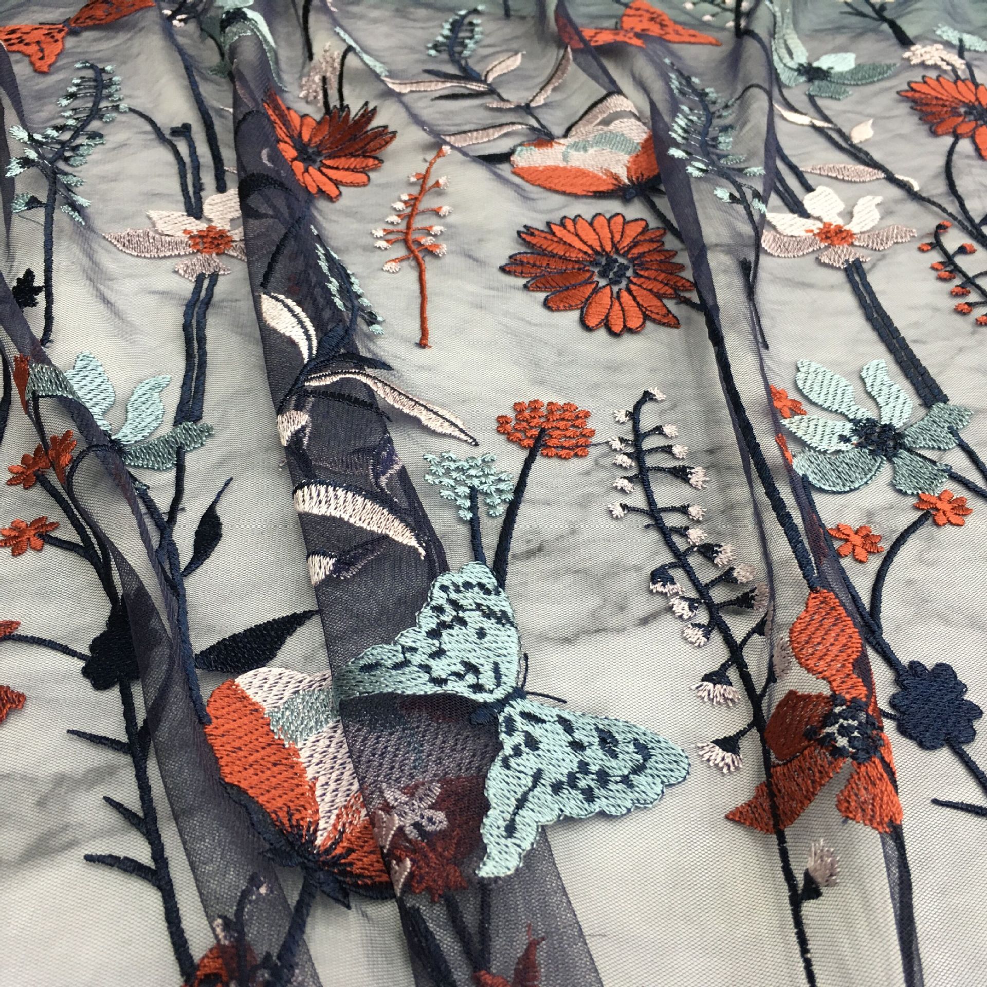 2023春夏 电脑绣花网布绣花网纱面料 高端精品服装连衣裙面料直销