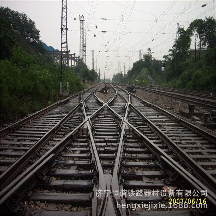 现货供应 矿用渡线道岔渡线道岔很多时候又被叫做窄轨渡线道岔