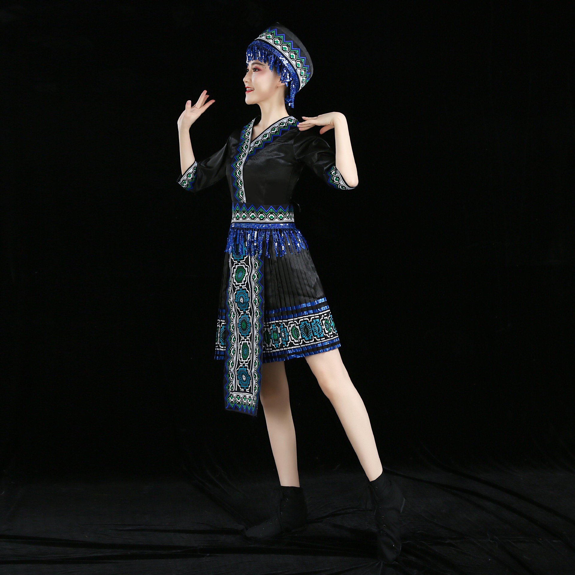 贵州苗族演出服少数民族舞蹈服装云南土家族壮族彝黎族瑶族百褶裙