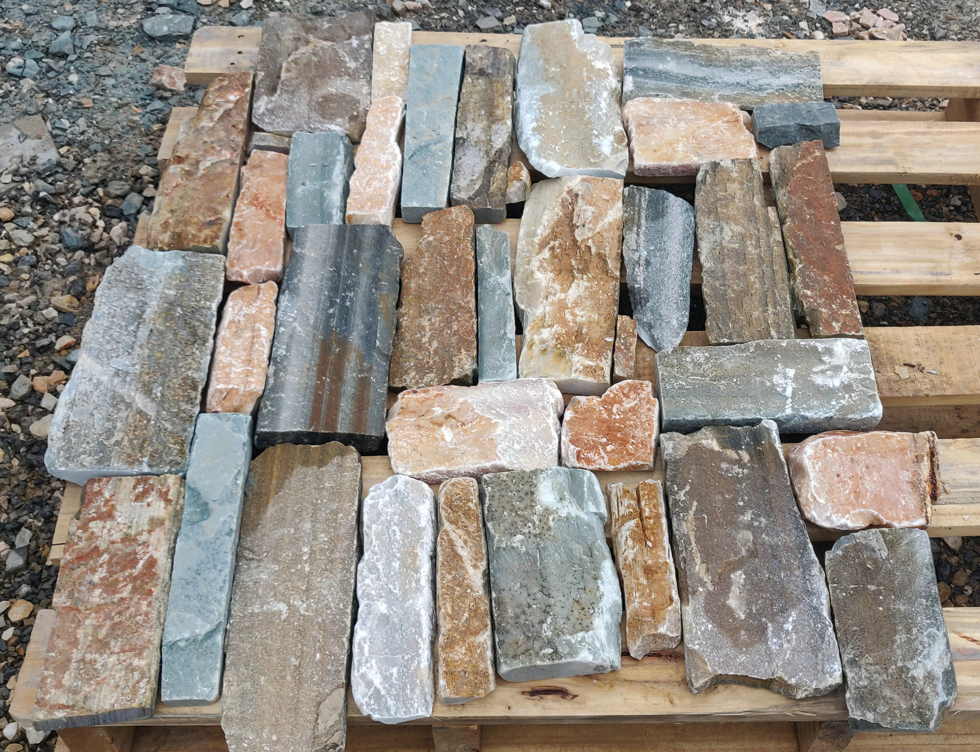 散条石墙面板岩文化石别墅花园庭院围墙外墙文化石石材艺术墙石