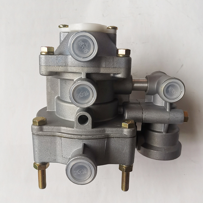 牵引半挂车配件带节流挂车制动阀 9730090100 81523016183