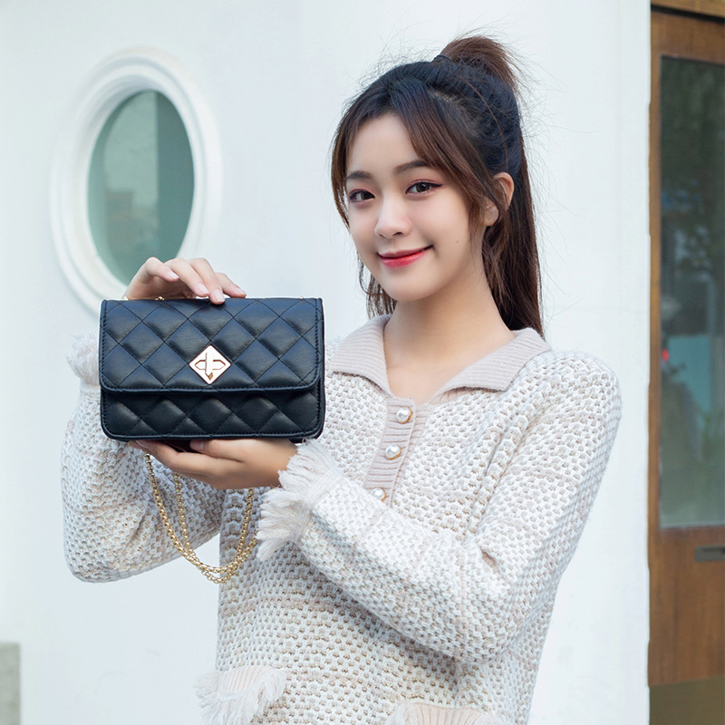 Fashion Modern Diamond Chain Small Square Bag 2022 Fall Winter Trend Single Shoulder Crossbody Women's Bag Mobile Phone Bag Batch