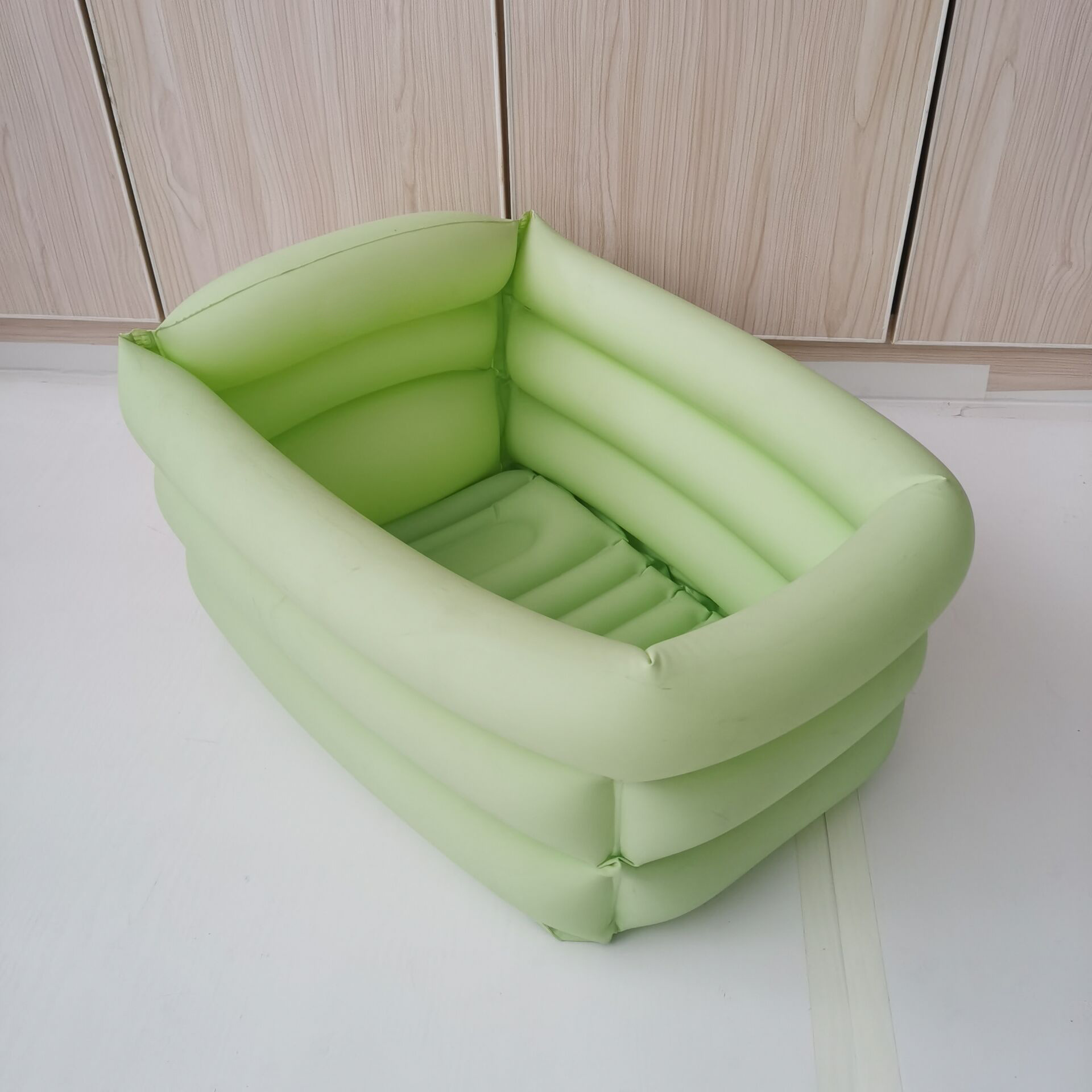 现货热销婴幼儿童充气洗澡盆浴盆大号加厚宝宝游泳戏水婴儿浴盆