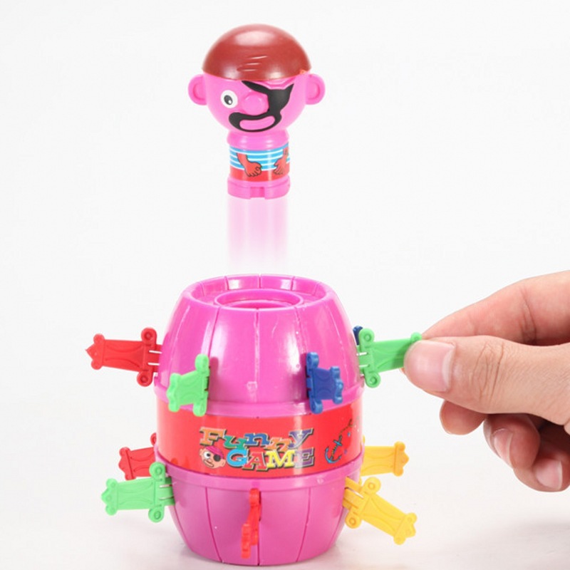 儿童万圣节地摊热卖玩具批发 新奇整蛊恶搞发泄整人海盗桶玩具