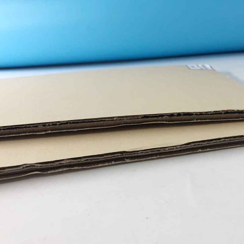 白泰国五层纸板批发 泰国纸板生产厂家 米黄纸板生产厂家定制批发