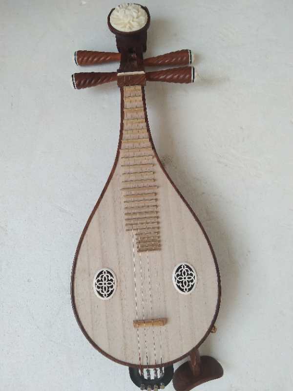 琵琶 厂家供应琵演奏级大叶黄花梨柳琴