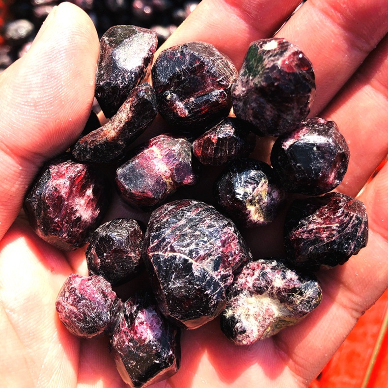 天然石榴石原石原矿毛料消磁碎石教学标本矿物晶体疗愈石