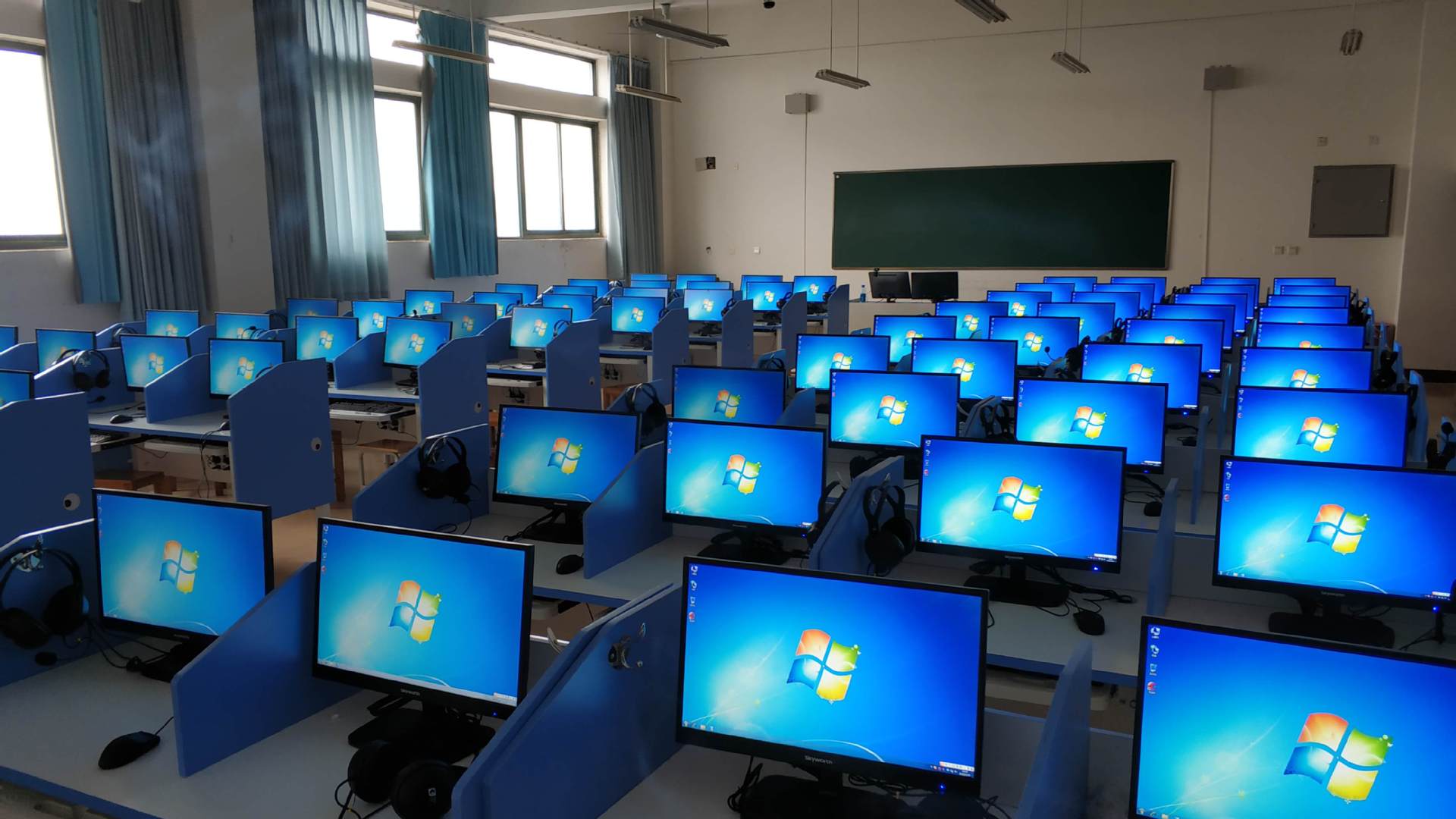 泛联3代双核迷你主机桌面云电脑瘦客户机学生云终端mini办公主机