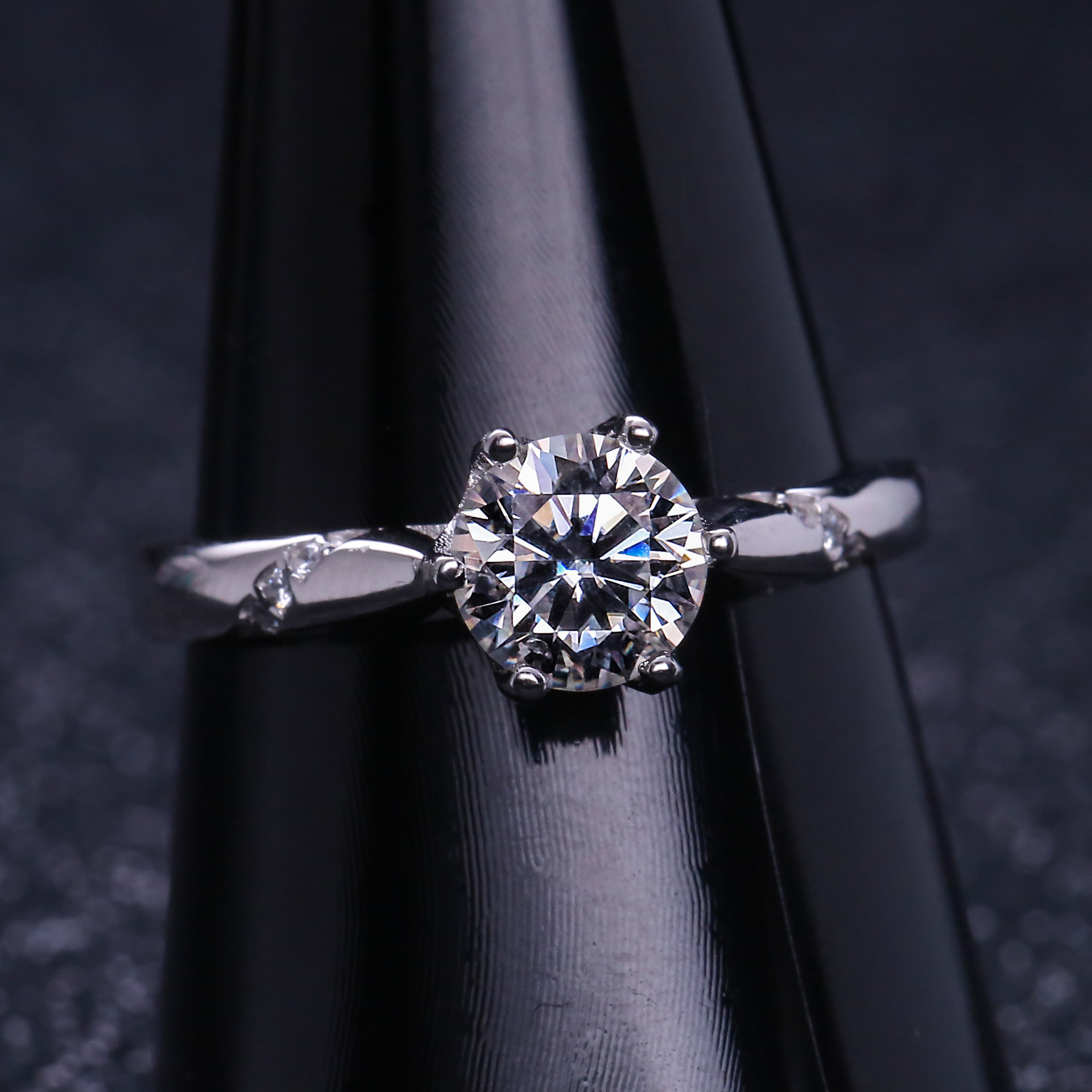 新款欧美满钻莫桑石戒指碎钻异形切割椭圆莫桑钻六爪订婚女戒指环