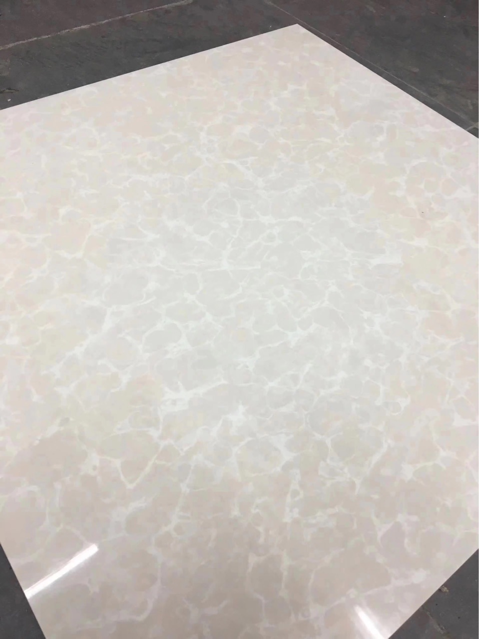 一级抛光砖地板砖瓷砖600x600客厅过道抛光砖防滑耐磨聚晶普拉提