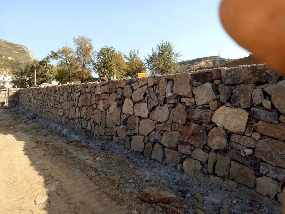 陕西西安毛石片石送货上门加工挡土墙景观墙基础护坡