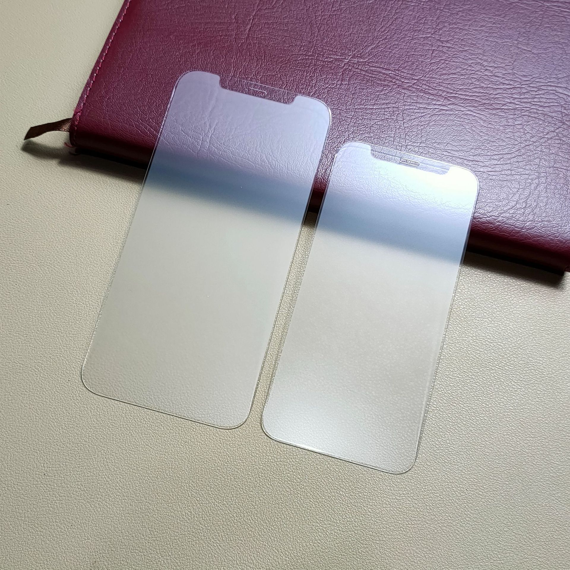 无雪花,非全屏透明膜采用特制180高沾度进口nipa胶和东洋ab胶贴合