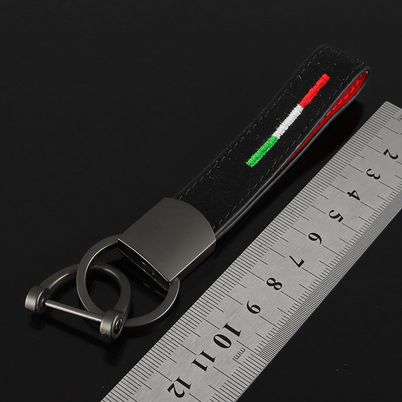 汽车翻毛皮金属汽车钥匙扣挂件现货供应三色刺绣拉环扣