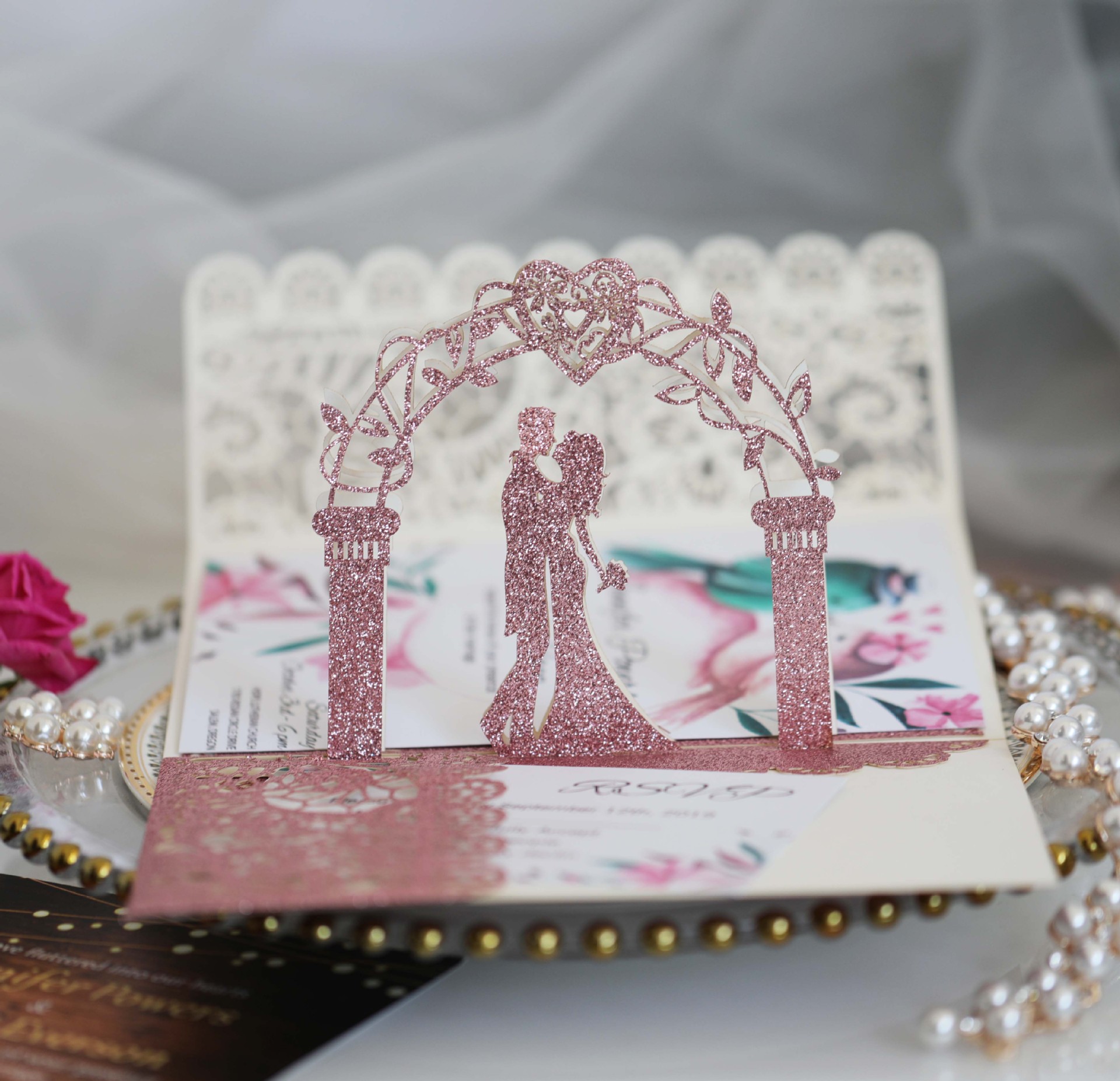 工厂直销镂空结婚立体贺卡 粉色请柬 金葱纸邀请函 卡片现货批发-阿里