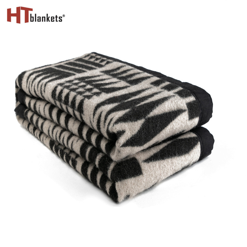 Hot Sale Spot Nordic Style Graphic Jacquard Woolen Blanket 100% Pure Wool Cover Blanket Bed Wool Quilt