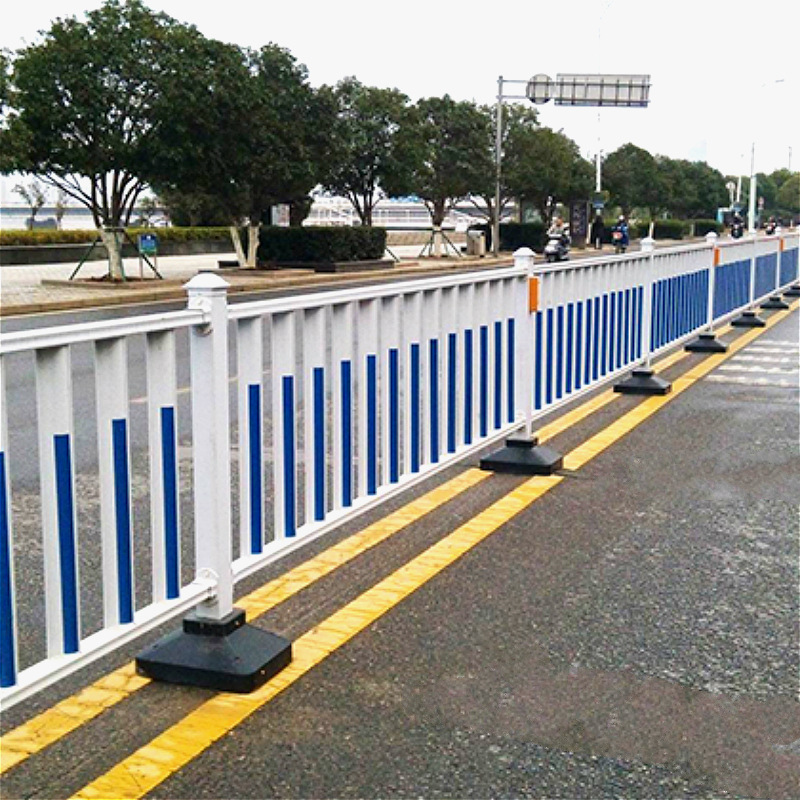 [厂家定制】市政防眩光道路护栏s型板交通隔离栏锌钢马路防撞栏杆