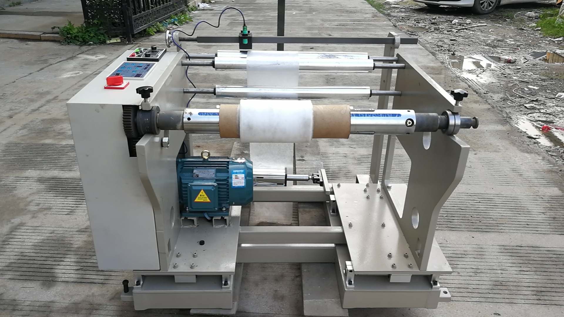 新款全自动收卷机 采用电脑张力控制 纠偏控制 通用收卷 收卷整齐