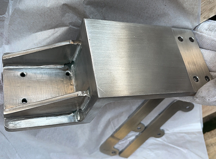 出售非标加工焊接件 五金不锈钢材质焊接件冲压件 数控机械焊接件