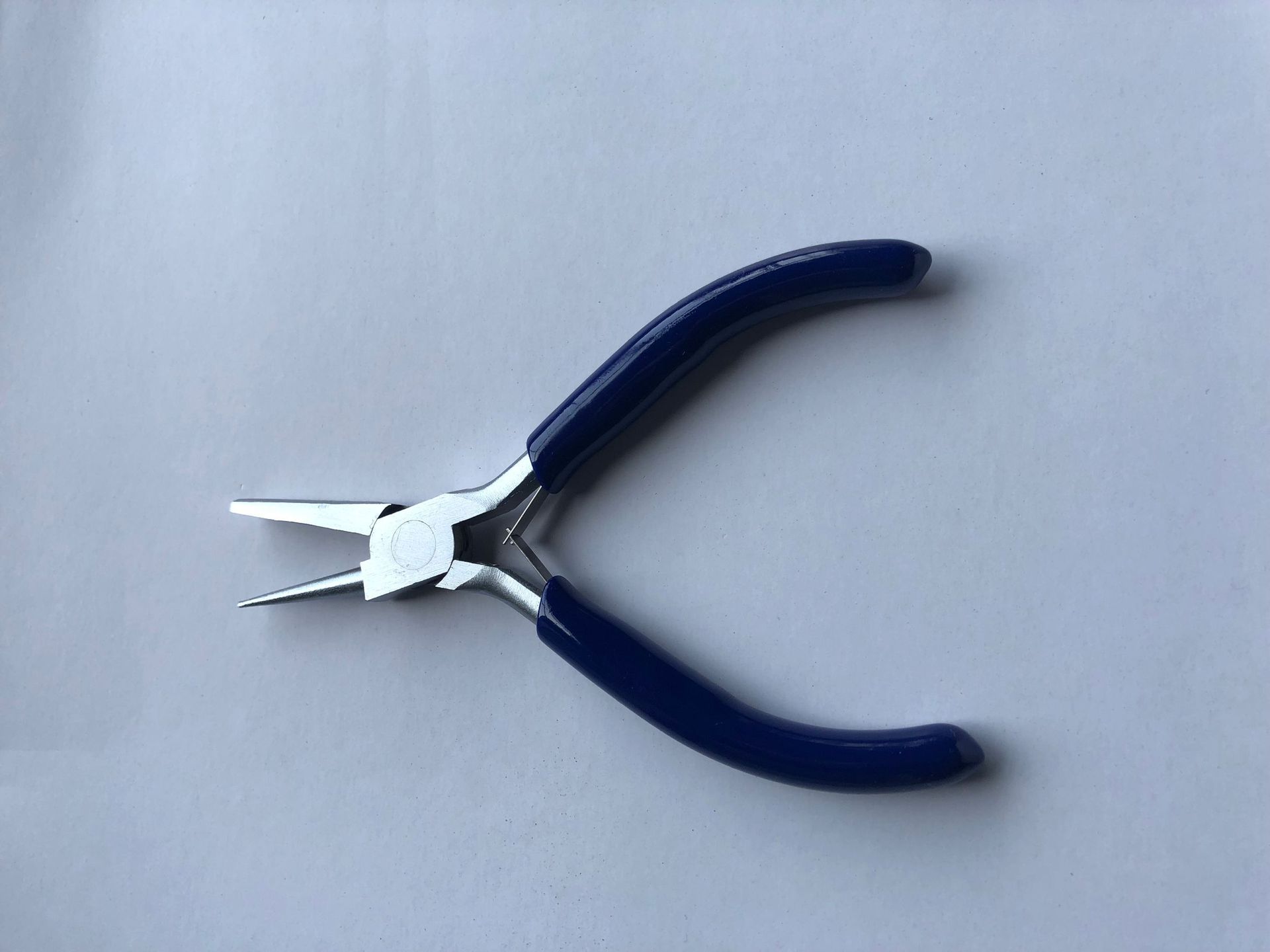 供应高品质表面珍珠镍异型半圆绕线珠宝钳