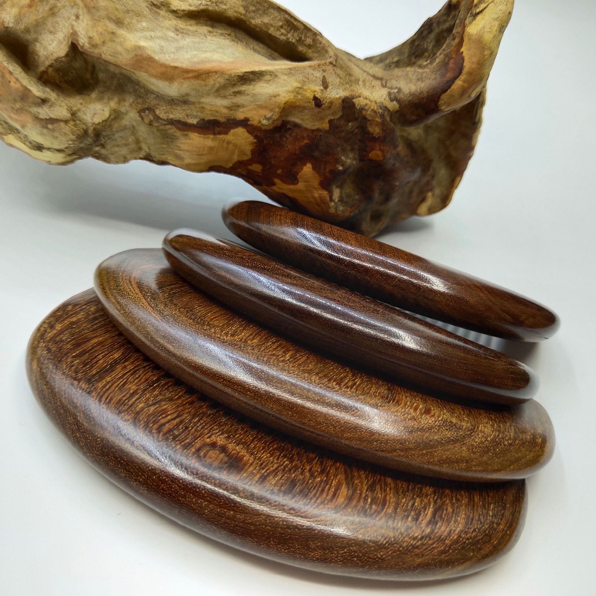 黑金丝檀木梳子月梳防静电脱发厂家直销可来样定制刻花及logo