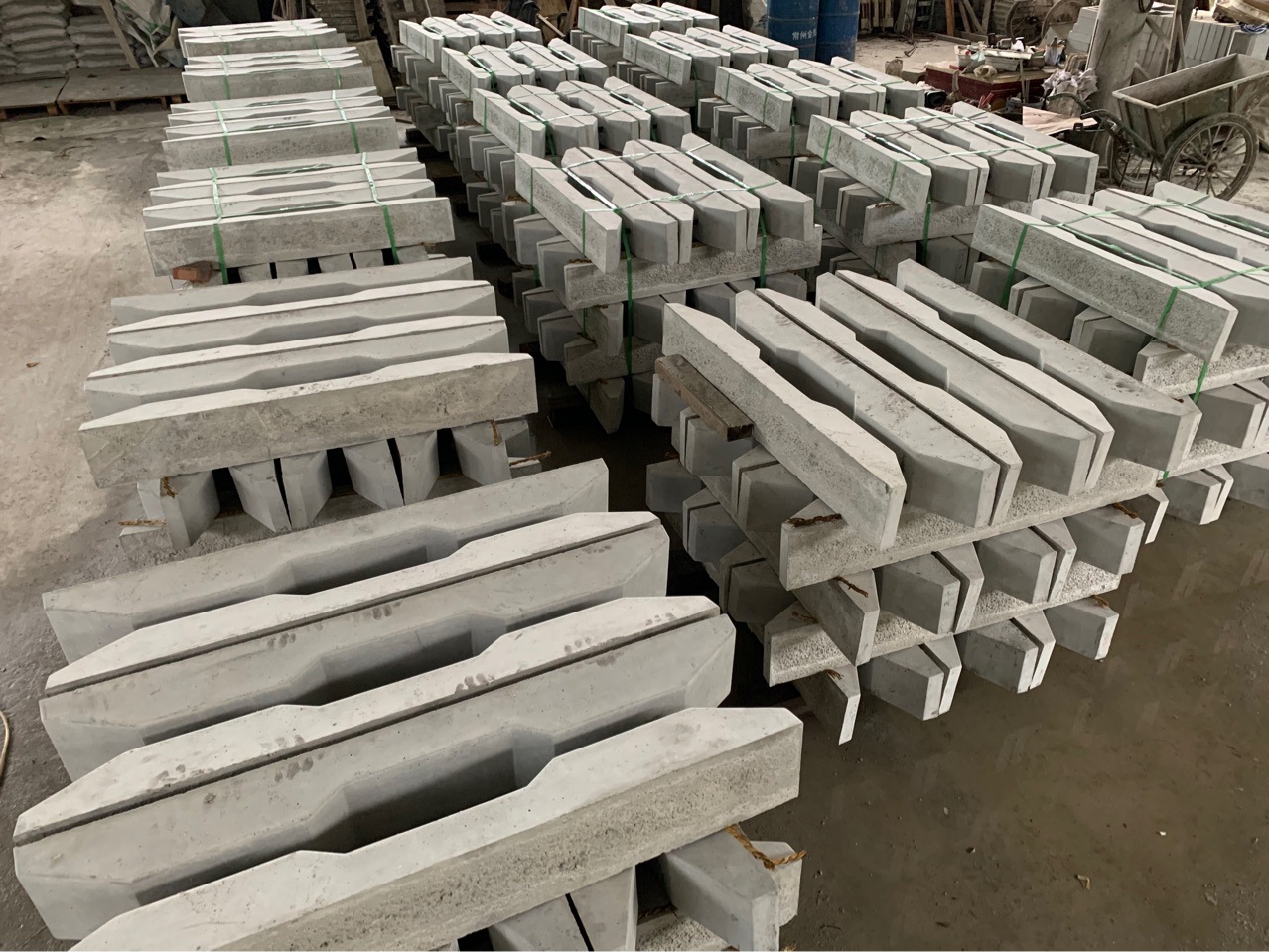 水泥混凝土枕木轨枕水泥铺轨道