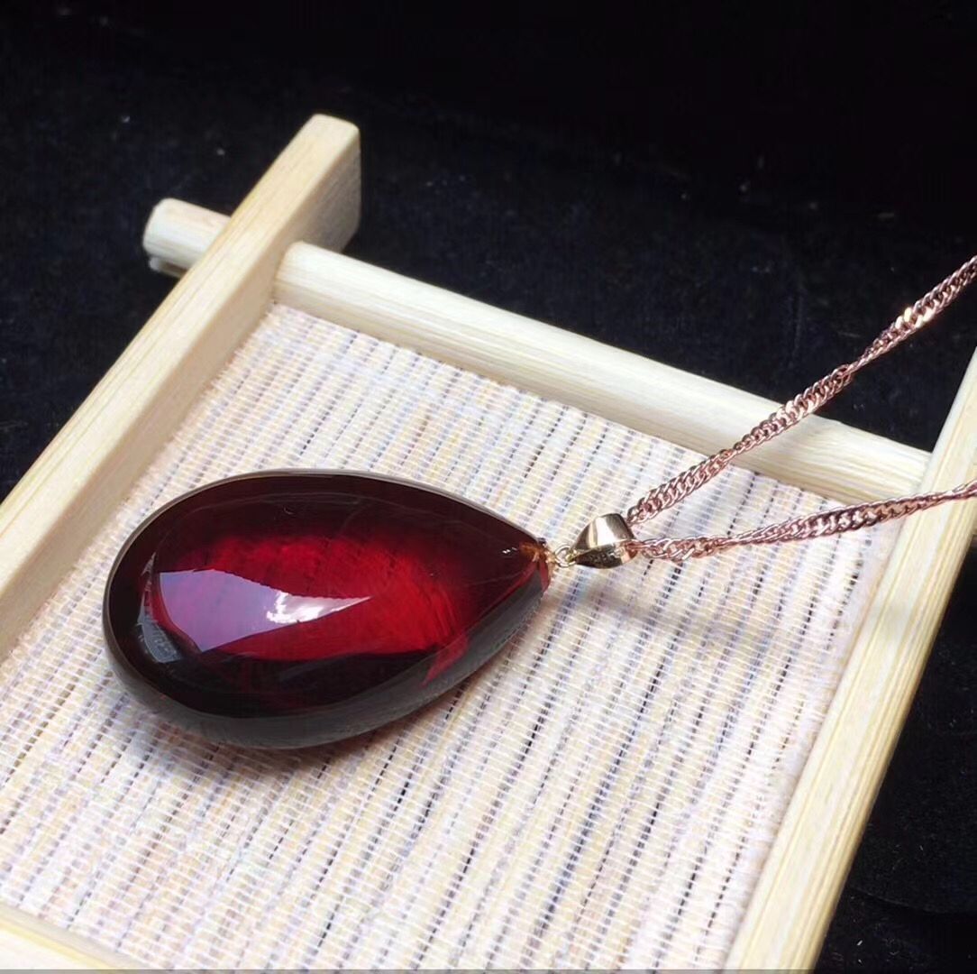 0成交0件天然净水玻璃底酒红血珀吊坠￥2380.