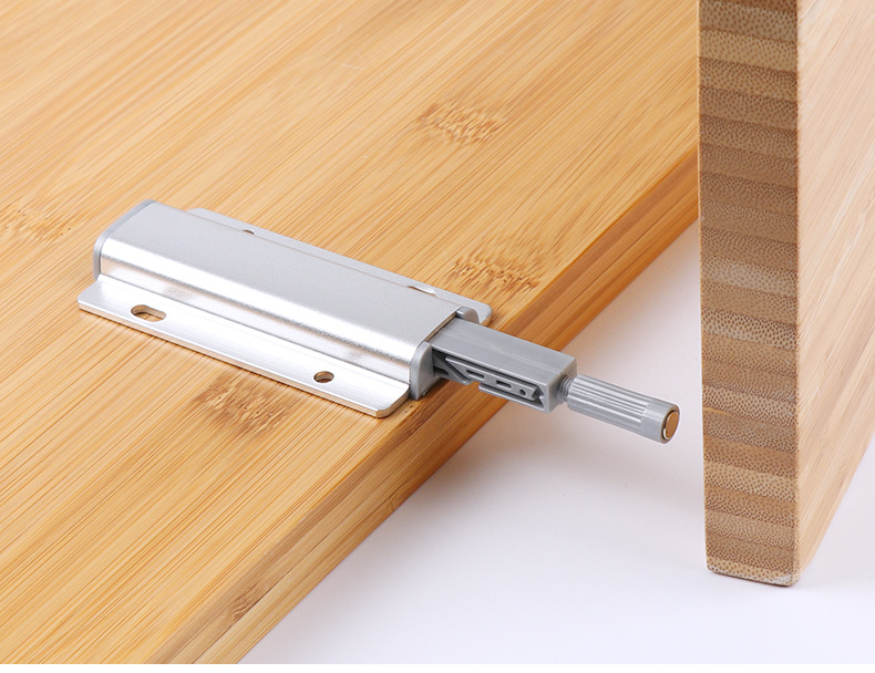 免拉手柜门按弹器 衣柜门铝合金金属反弹器银色柜橱吸自弹器 批发