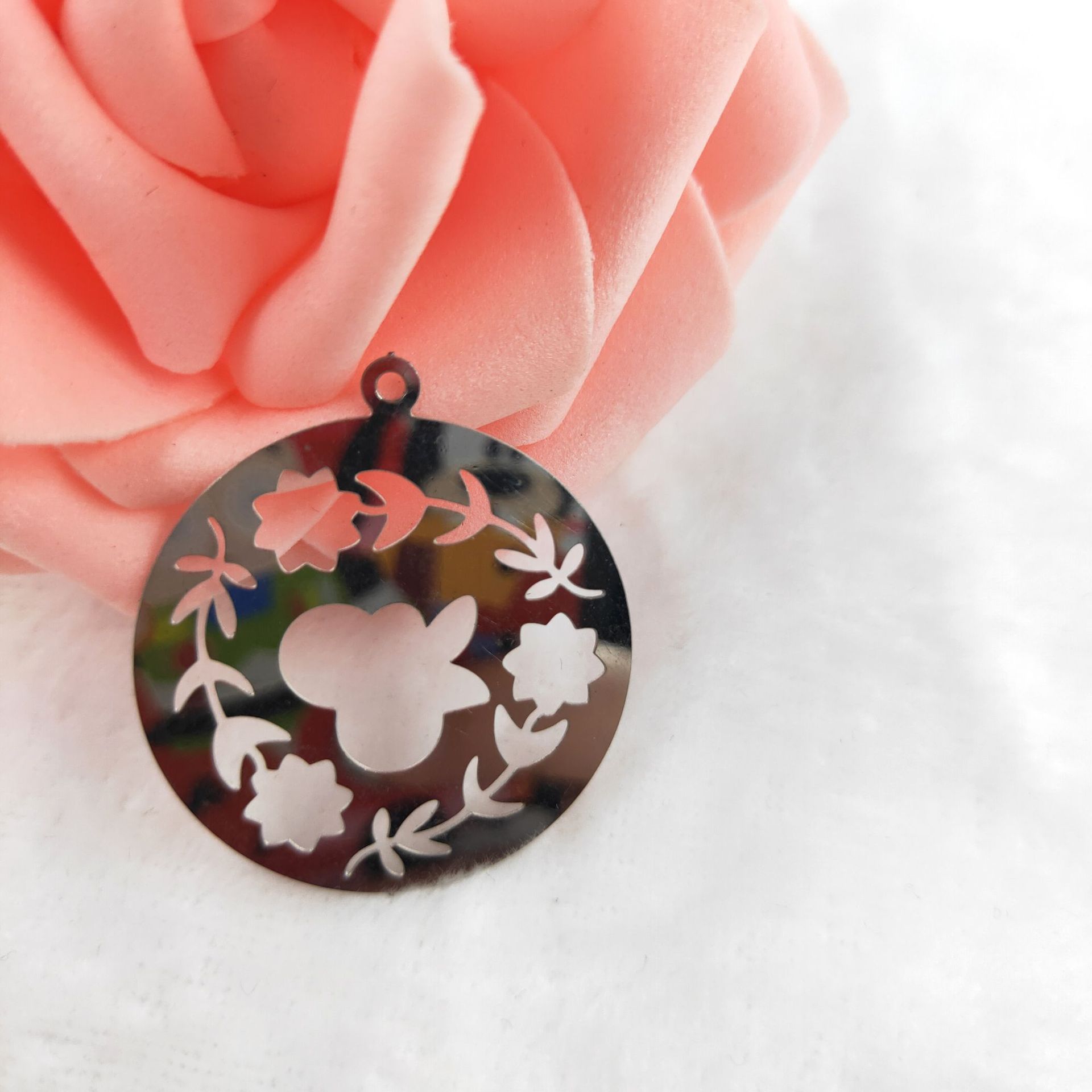 不锈钢饰品镂空腐蚀片 定做平板镜面镂空吊饰 不锈钢logo薄片吊牌