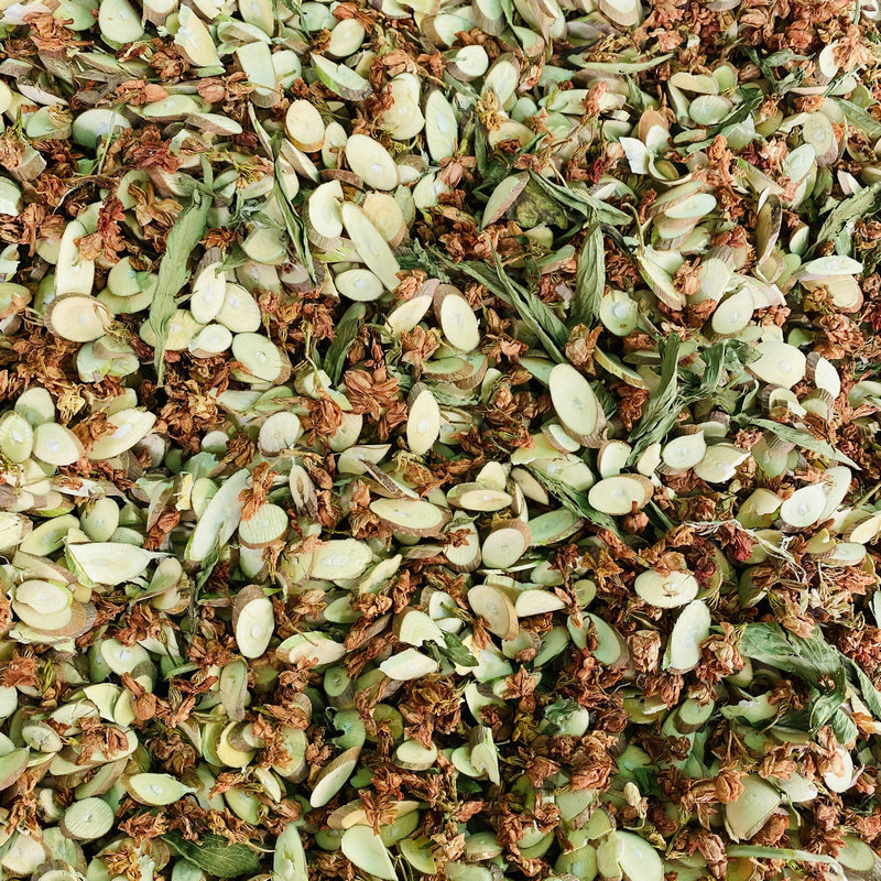 地摊展销清新茶 金龙茶