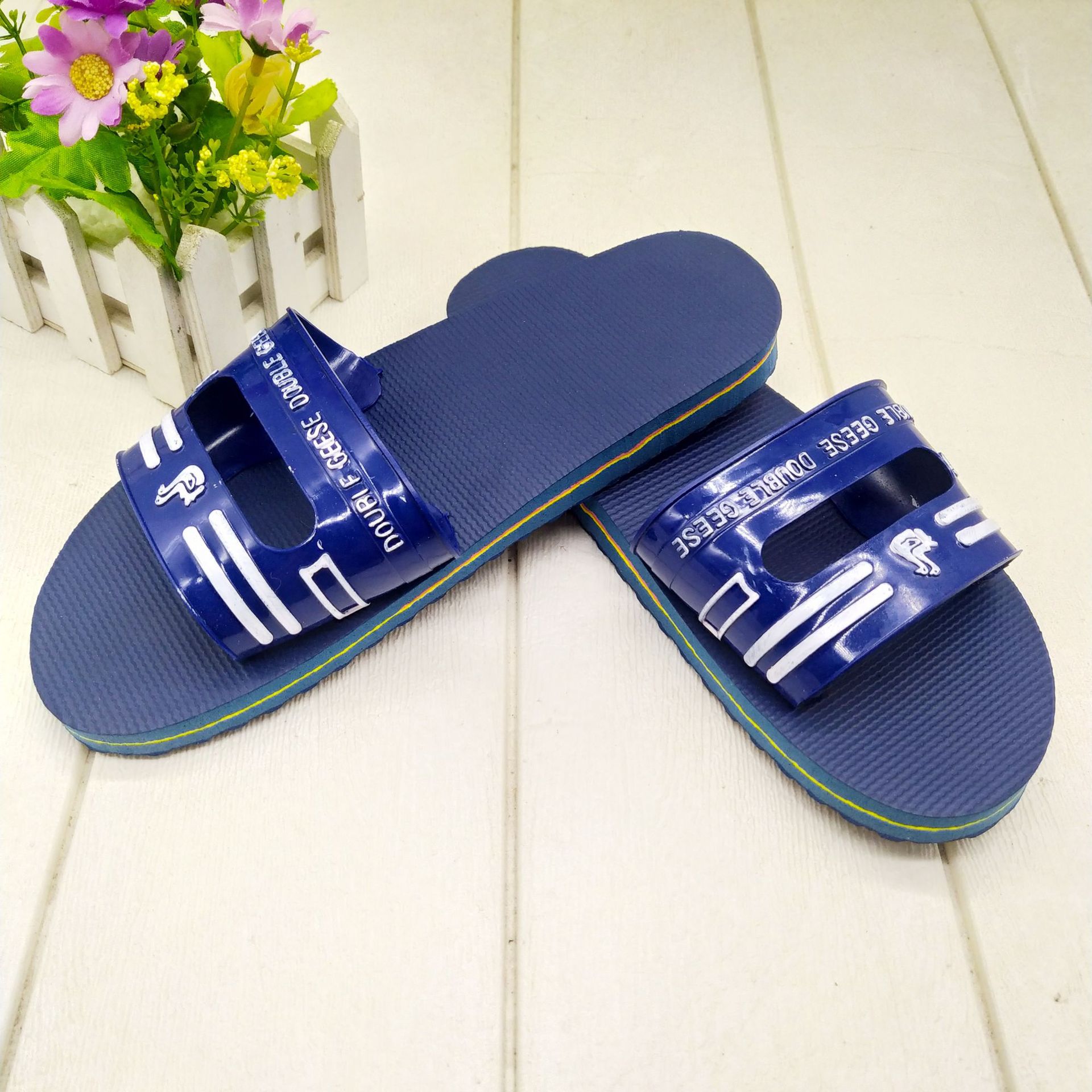 夏季经典款男女鸭仔拖 防滑耐磨轻便复古怀旧一字拖居家沙滩拖鞋