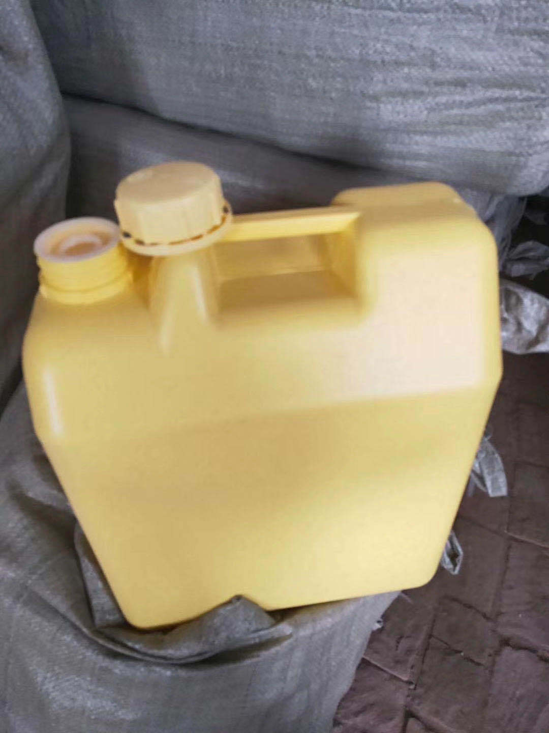 厂家供应20升洗洁精桶塑料桶40斤装塑料壶塑料瓶带泵头塑料桶