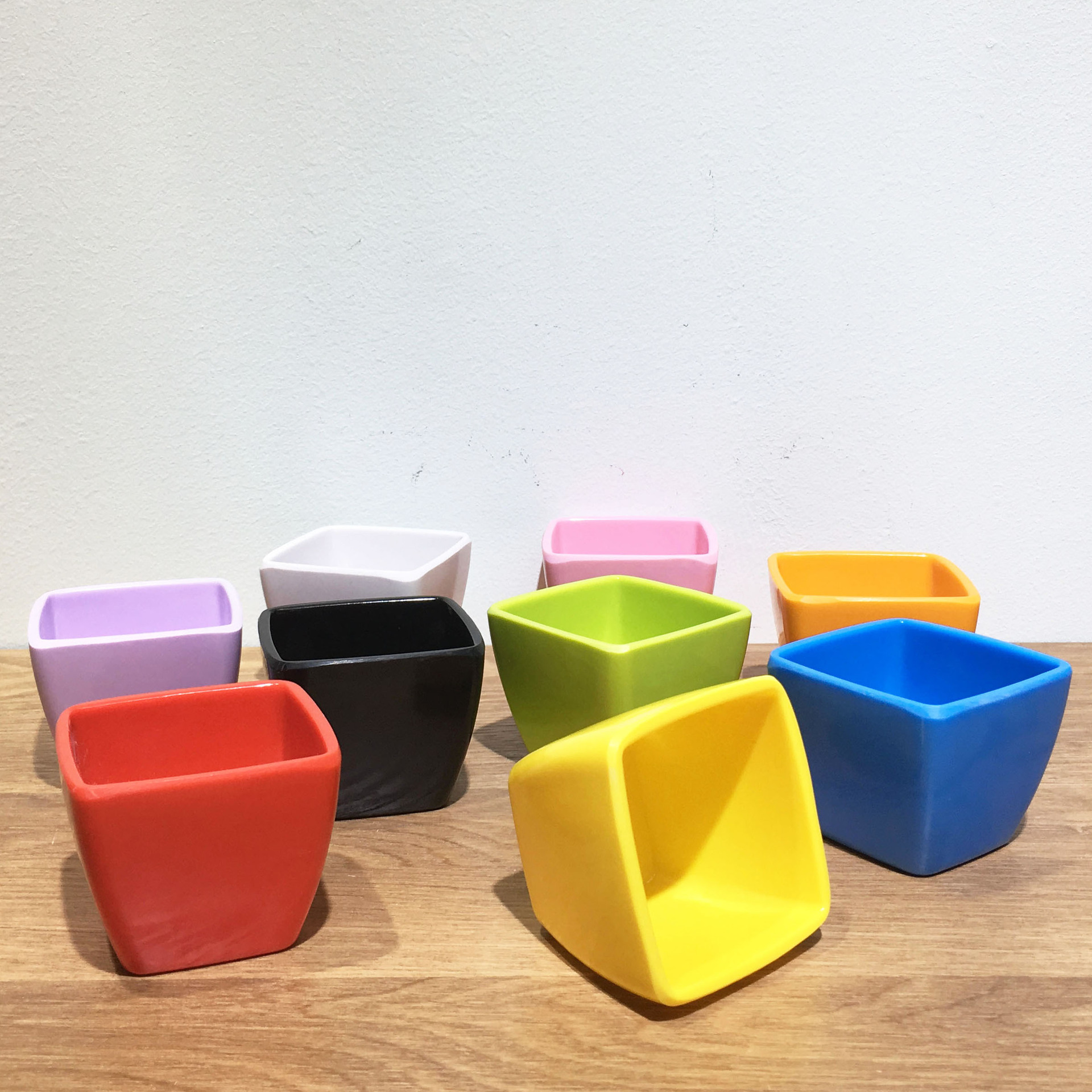 厂家供应四方塑料花盆 彩色环保阳台迷你花盆