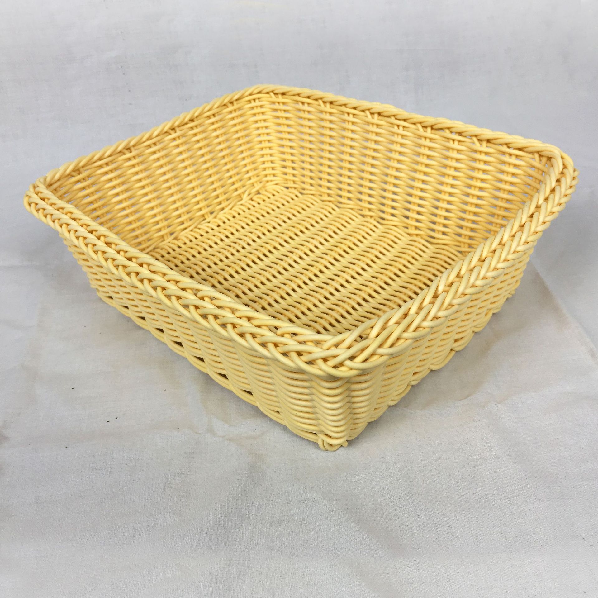 厂家定制编织篮子 长方形胶藤仿藤篮子 超市零食收纳筐摆设展示