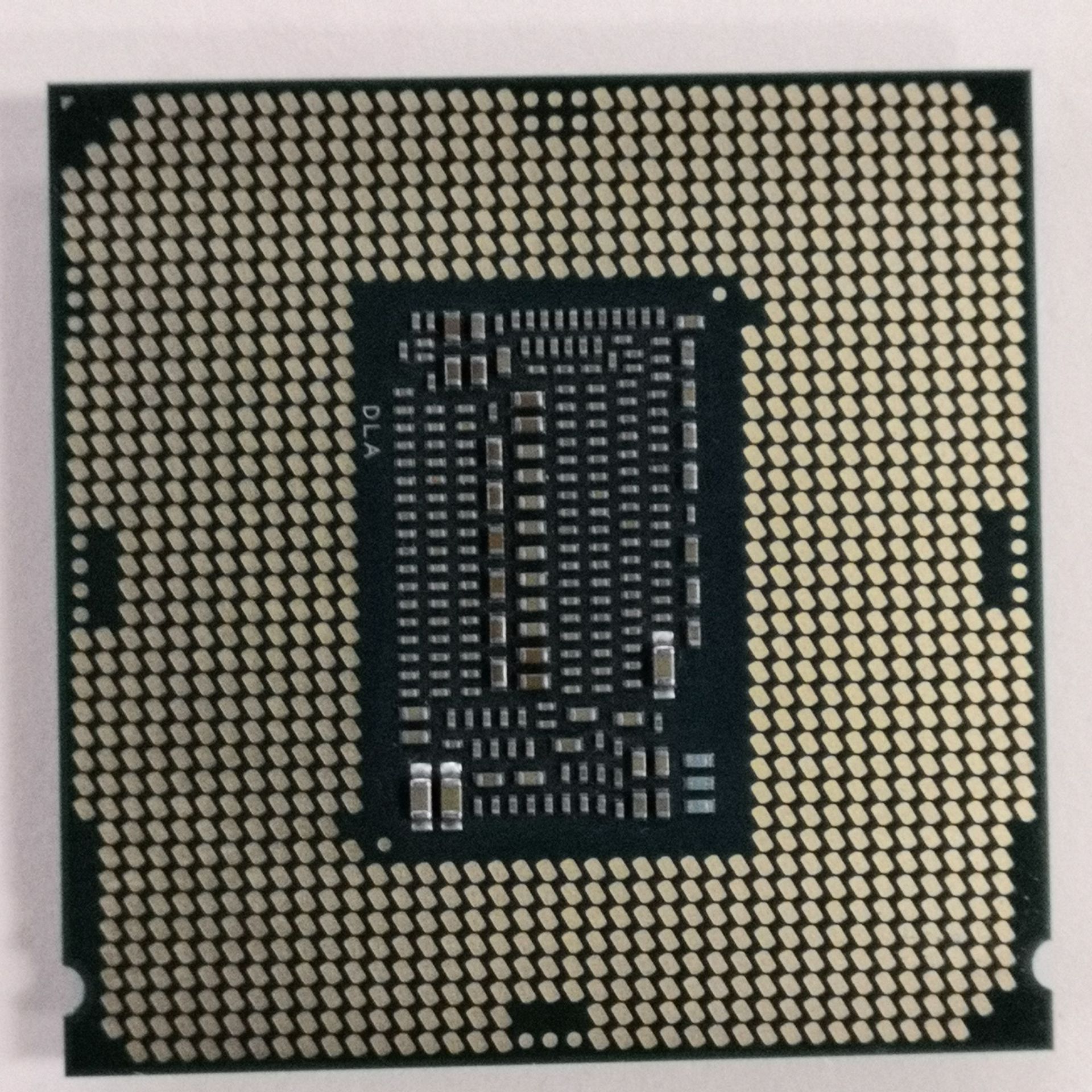 cpu i7-9700kf正版散片一年质保3.6ghz主频8核12mb缓存需要显卡