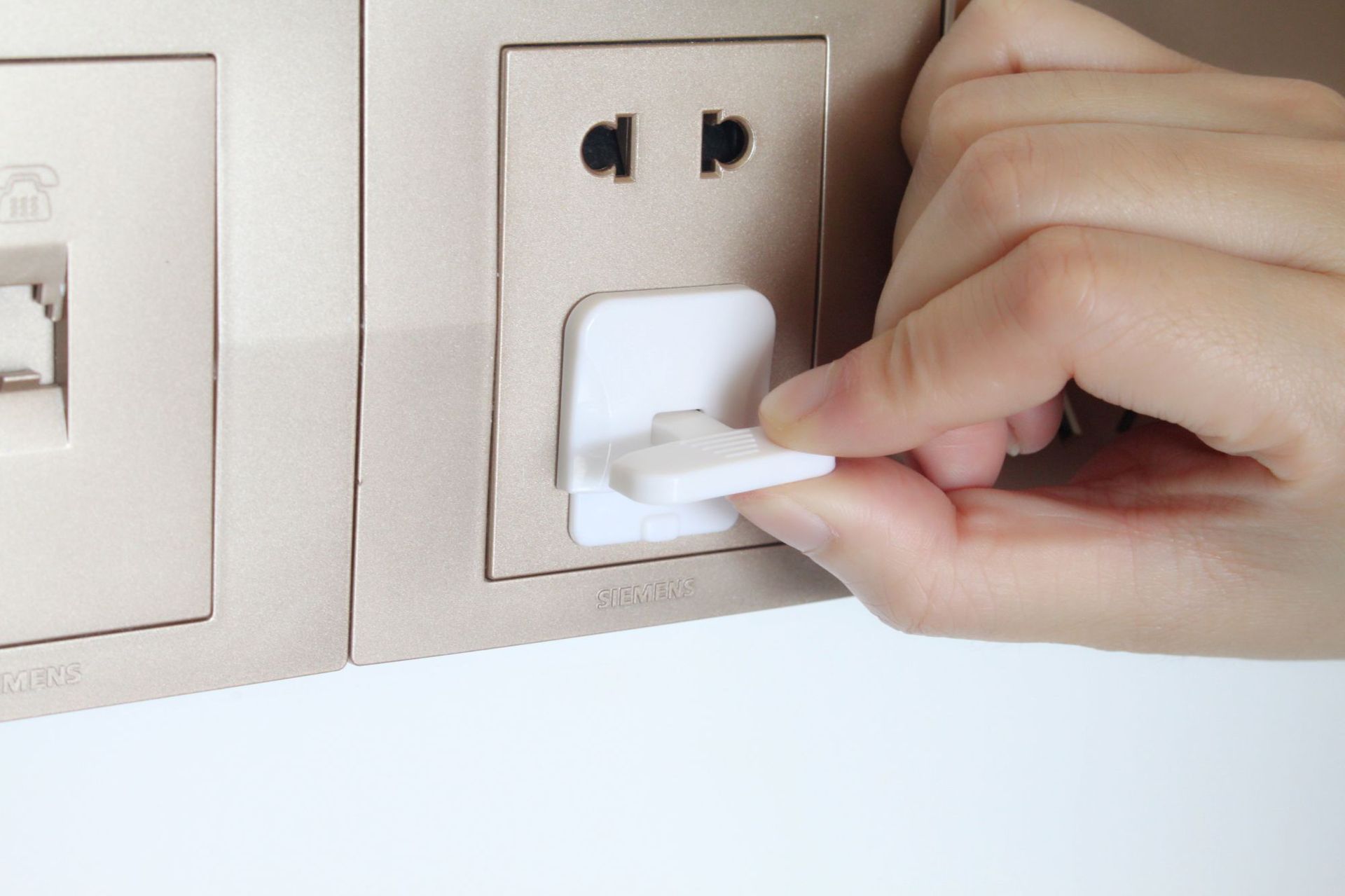 宝宝防触电安全插座盖 婴幼儿拉环电源保护盖 儿童插座保护 ol008