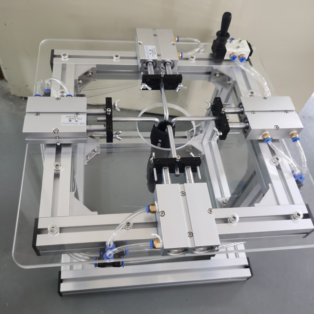 自动化工装夹具